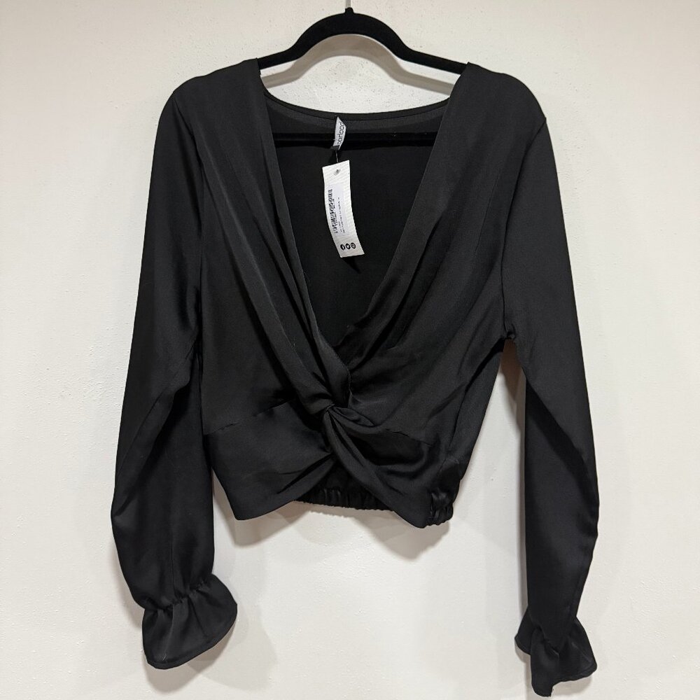 NWT boohoo Satin Twist Front Top Size 14 (XL)